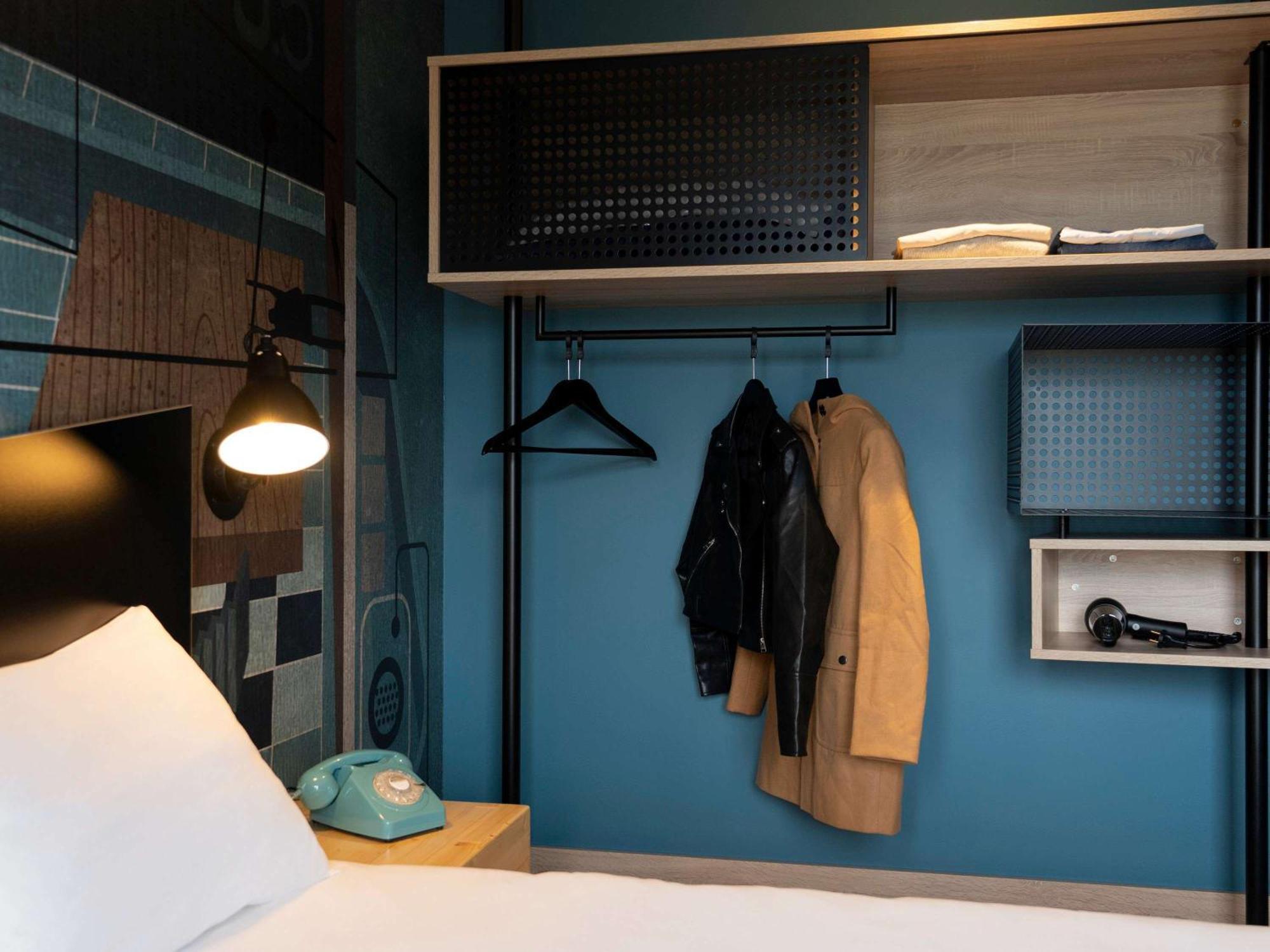 Hotel Ibis Styles Dreux Centre Gare Exterior foto