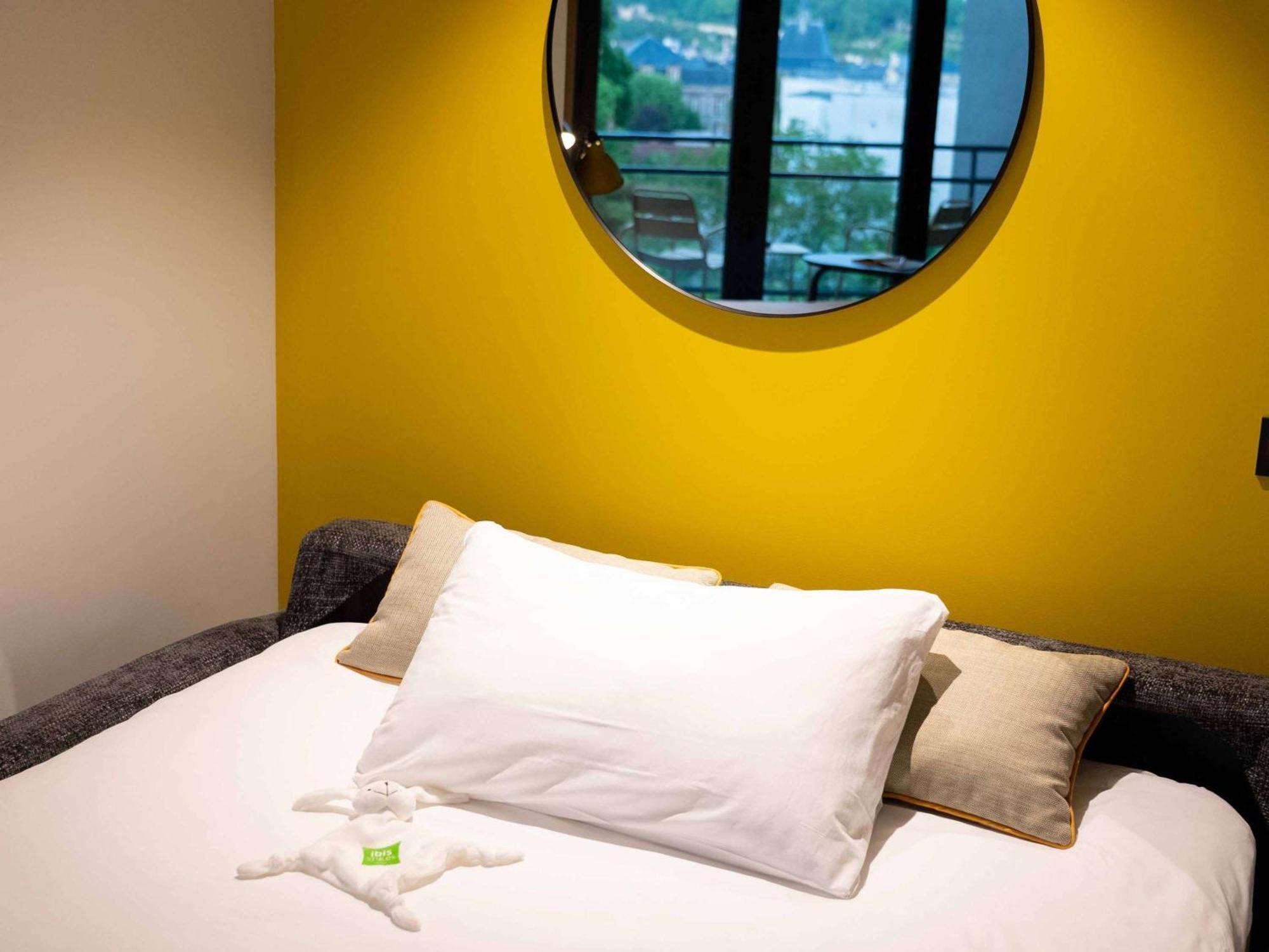 Hotel Ibis Styles Dreux Centre Gare Exterior foto
